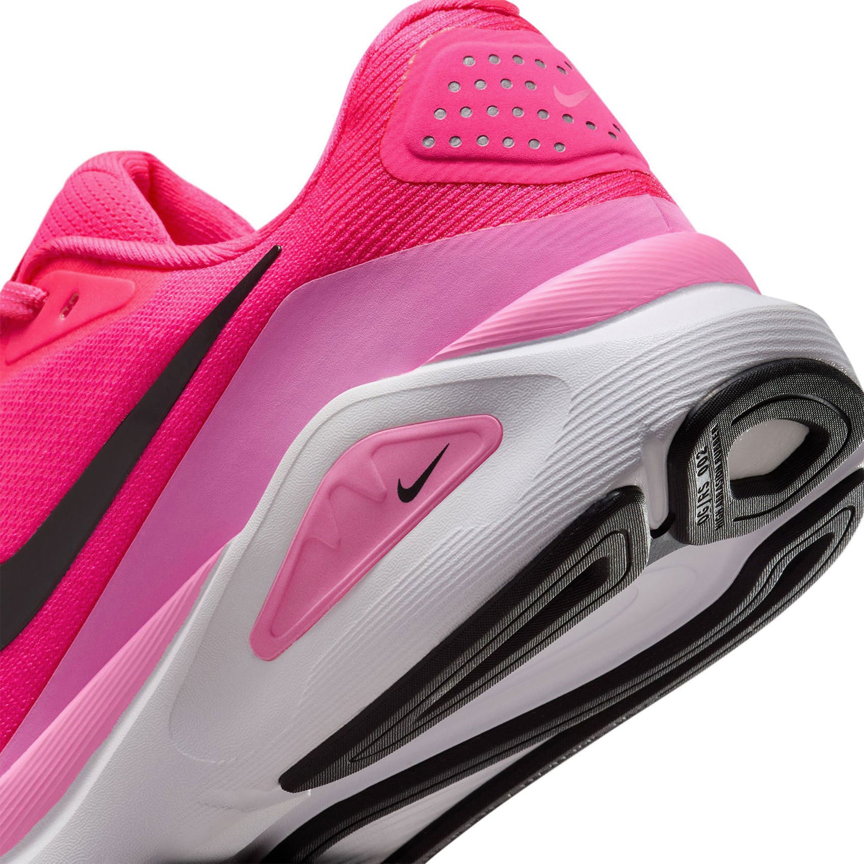 Womens Nike Structure 26