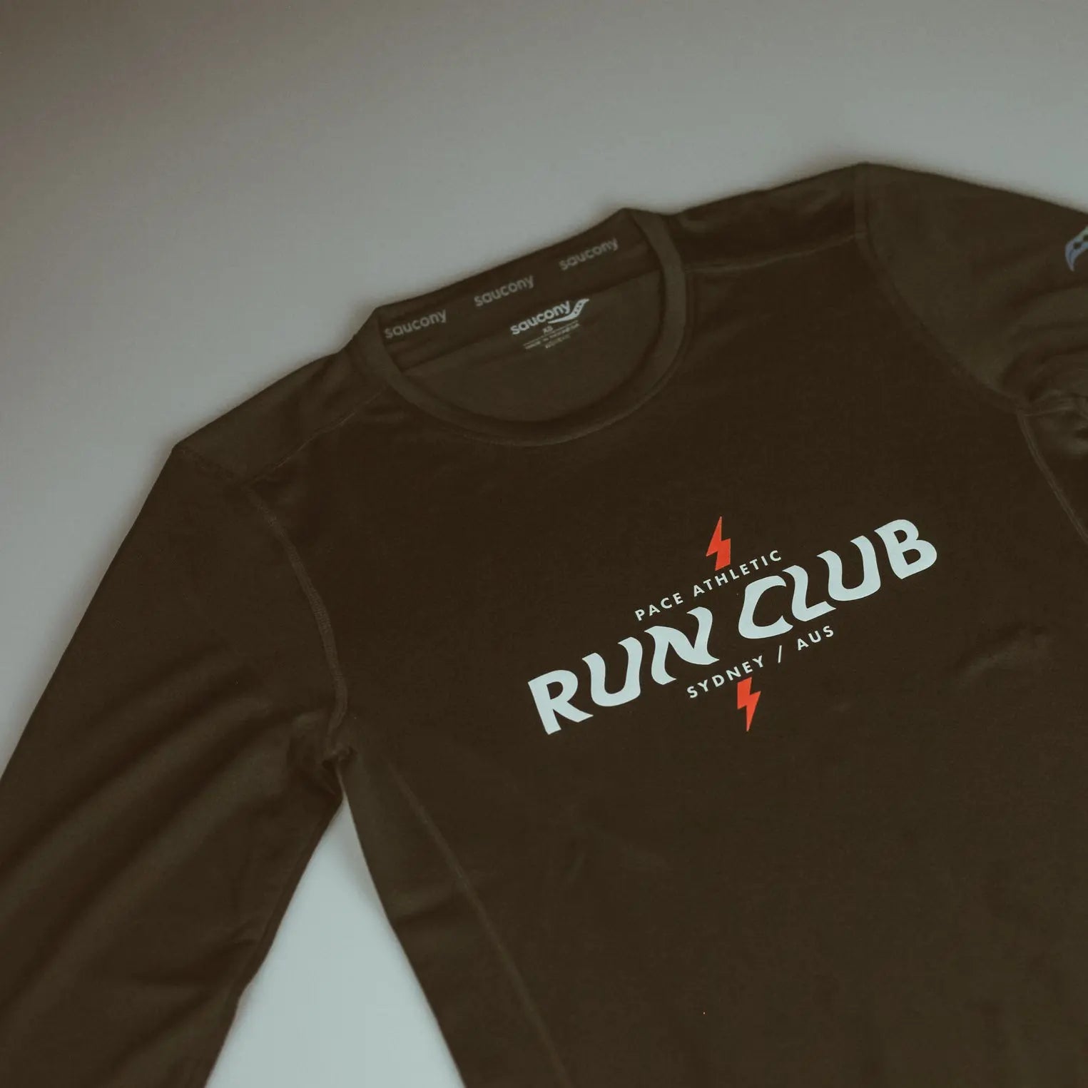 Womens Saucony x Run Club - Stopwatch Long Sleeve - Black